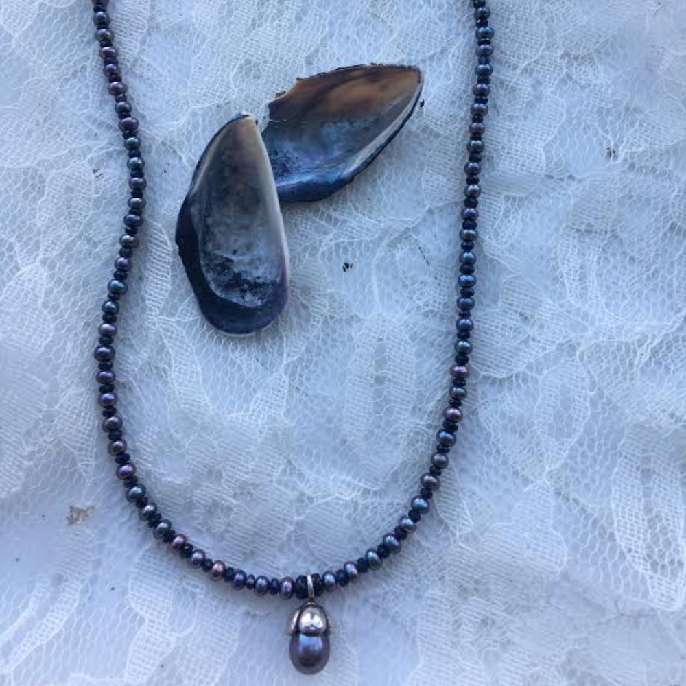 101: Dark Pearl Necklace